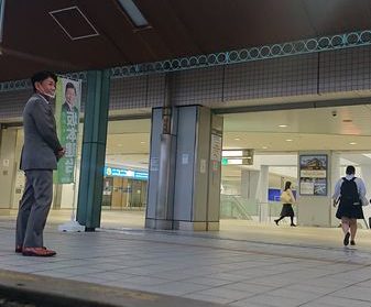 昨日も朝から和泉中央駅にて挨拶活動からスタート